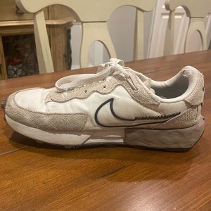 Nike Fontana’s Waffle Sneaker